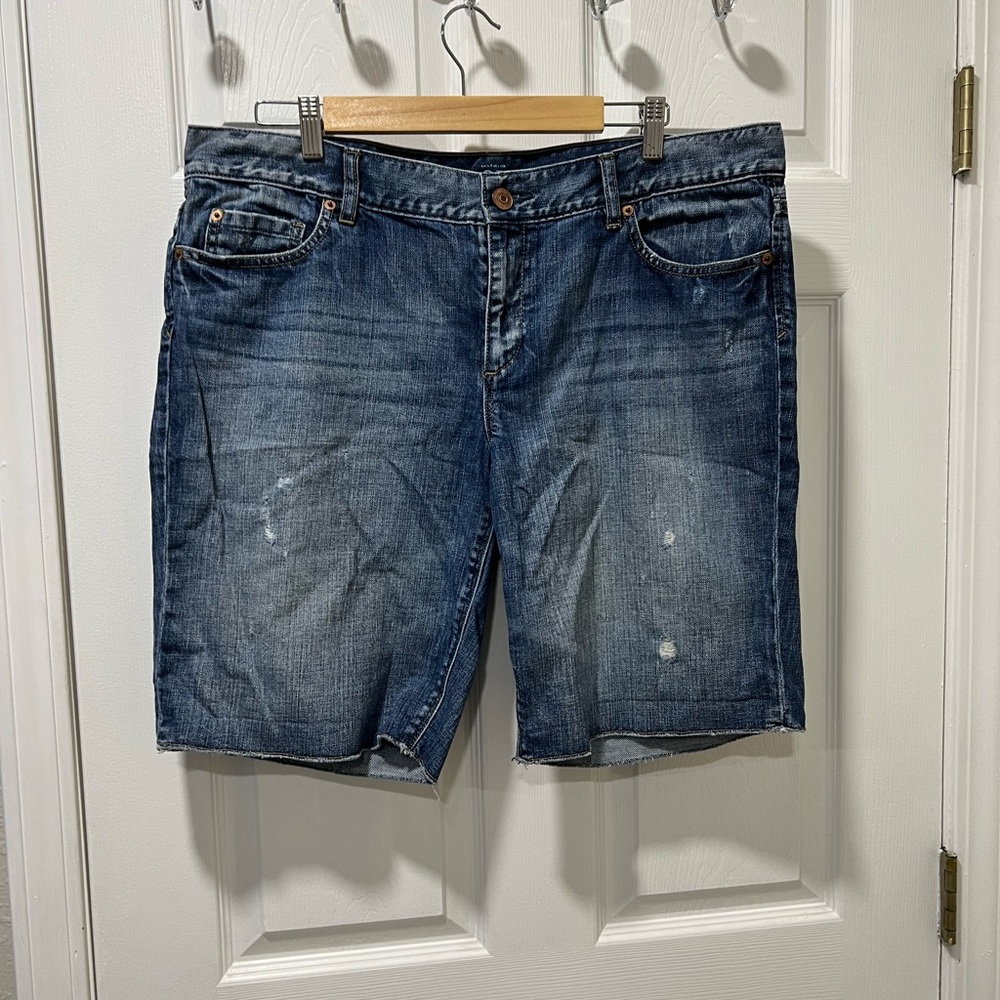 Ann Taylor Loft distressed jeans shorts size 14